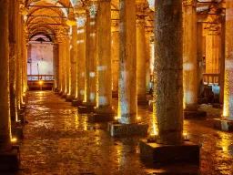 Den mystiske Basilika-cisternen i Istanbul, et underjordisk vannpalass fra 500-tallet