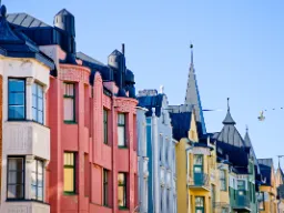 Fargerike husfasader i Helsingfors Fargerike husfasader i Helsingfors