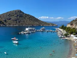 Bukta med strand i havnebyen Vivari Bukta med strand i havnebyen Vivari