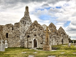 Det gamle klosteret Clonmacnoise