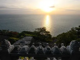 Soloppgang ved Hyangiram-tempelet Soloppgang ved Hyangiram-tempelet