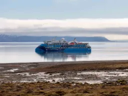 Ocean Albatros (2023) er designet for lavere energiforbruk og har rundt 50 % lavere CO₂-avtrykk enn eldre ekspedisjonsskip Ocean Albatros (2023) er designet for lavere energiforbruk og har rundt 50 % lavere CO₂-avtrykk enn eldre ekspedisjonsskip