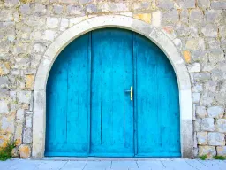 Stilfull dør i Ston Stilfull dør i Ston