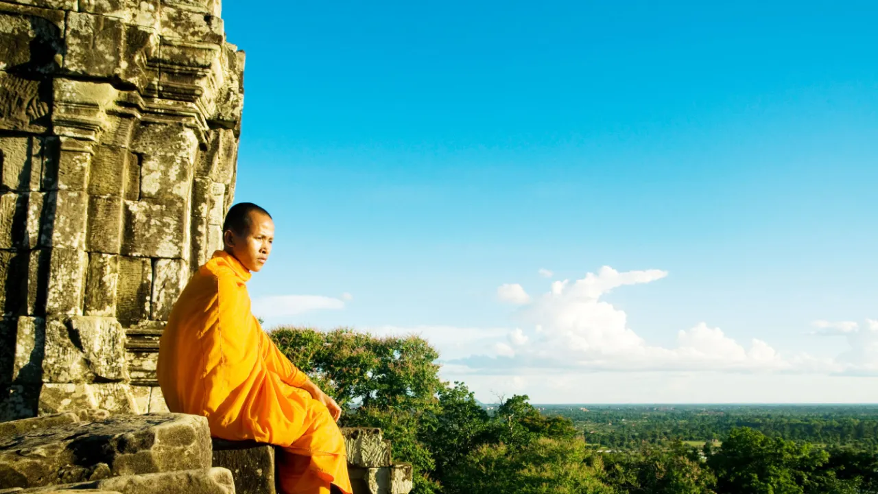 Munk ved Angkor Wat-tempelet