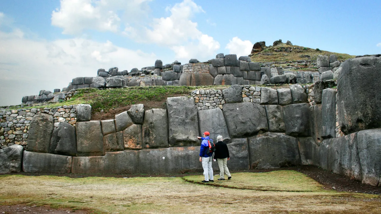 Sacsayhuamán – inkaenes imponerende steinmurer ved Cusco Sacsayhuamán – inkaenes imponerende steinmurer ved Cusco