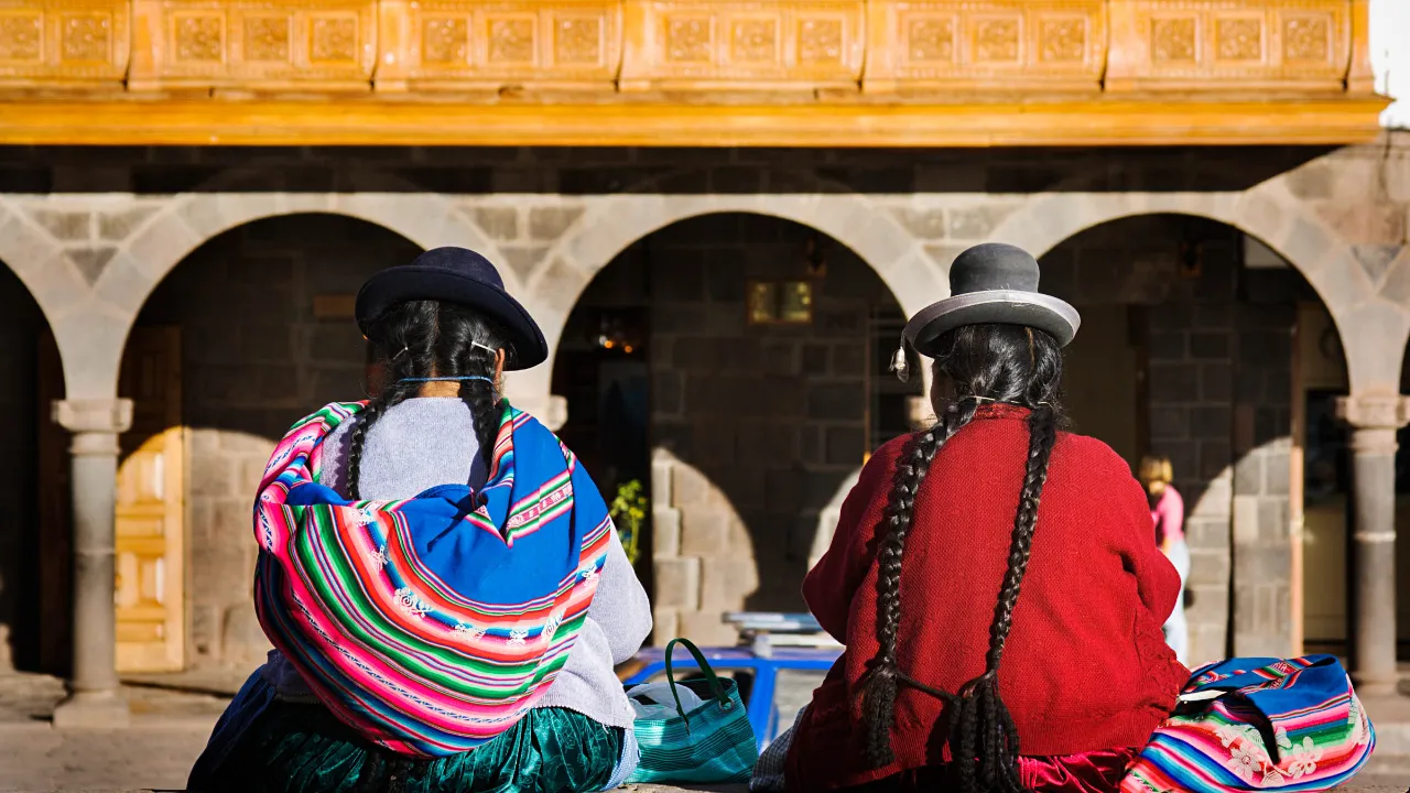 De gir alt med fargene i Cusco