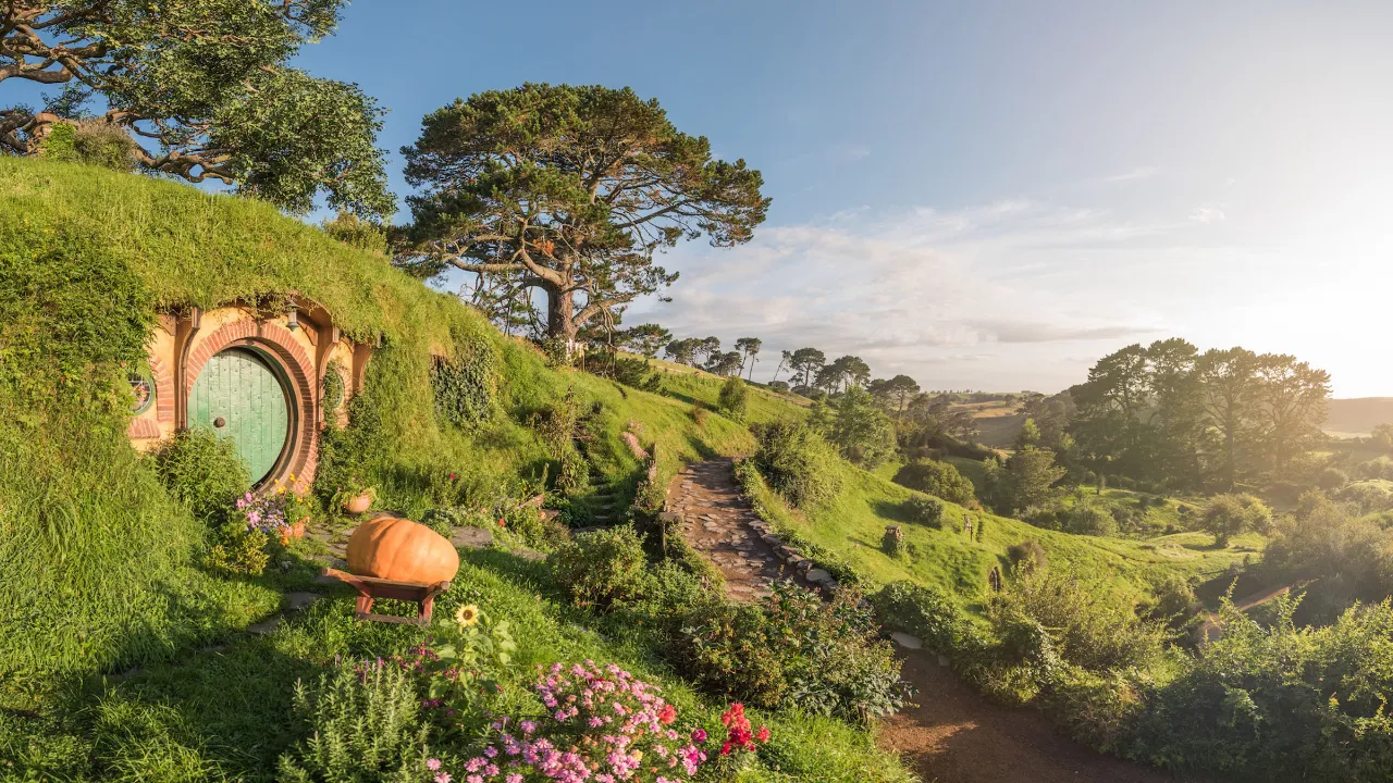 Hobbiton-filmsettet i Matamata – et av de mest ikoniske stedene fra "Hobbiten"-filmene