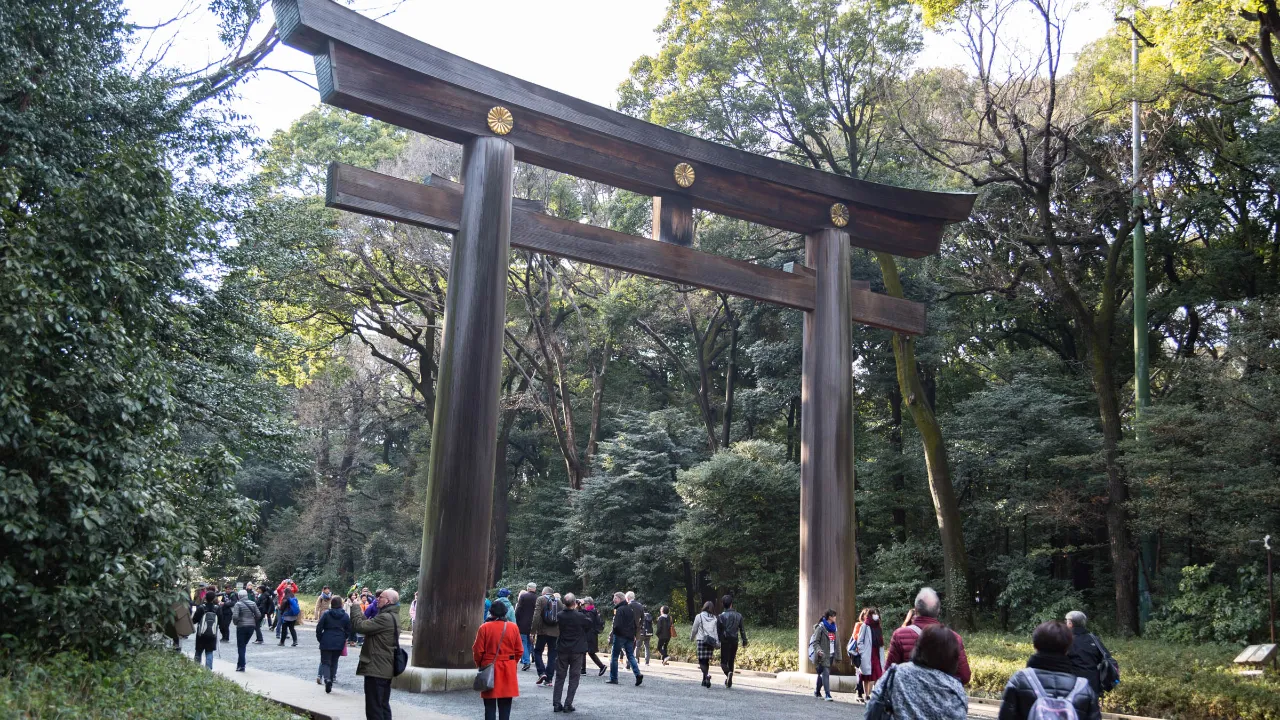 Ved Japans største shinto-helligdom, Meiji Jingu Ved Japans største shinto-helligdom, Meiji Jingu