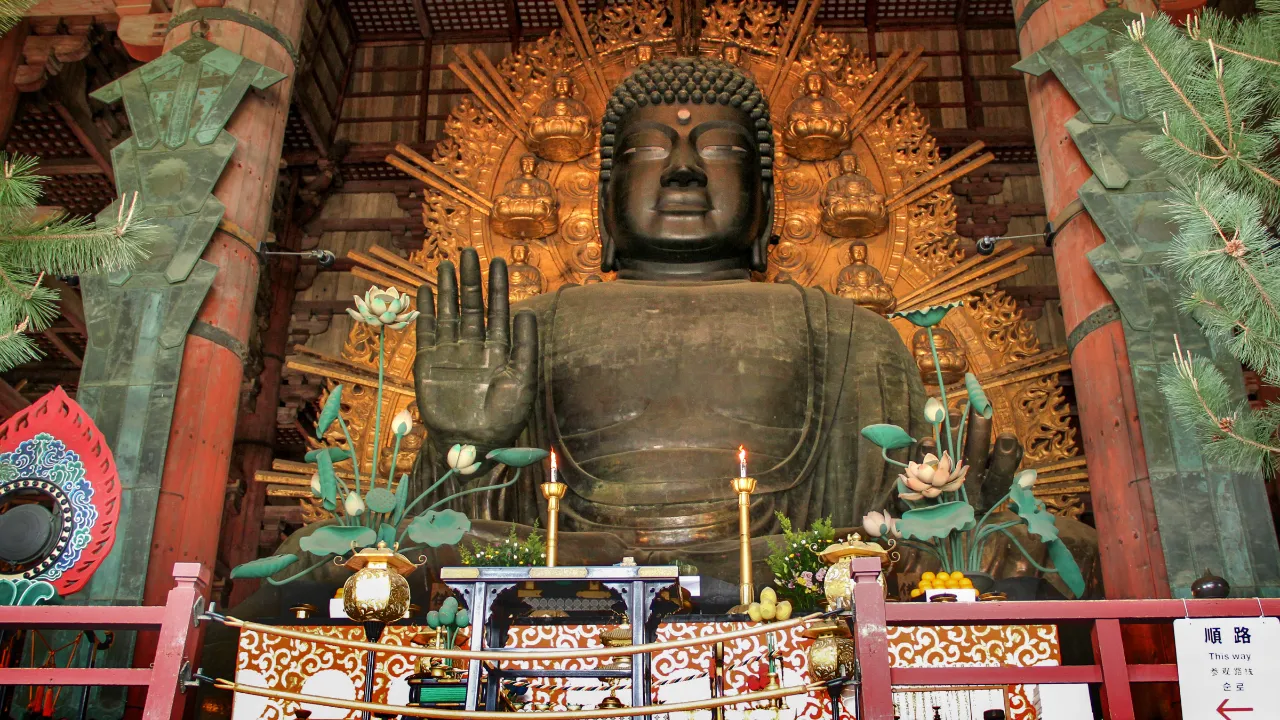 Den Store Buddha i Tōdai-ji-tempelet, Nara Den Store Buddha i Tōdai-ji-tempelet, Nara
