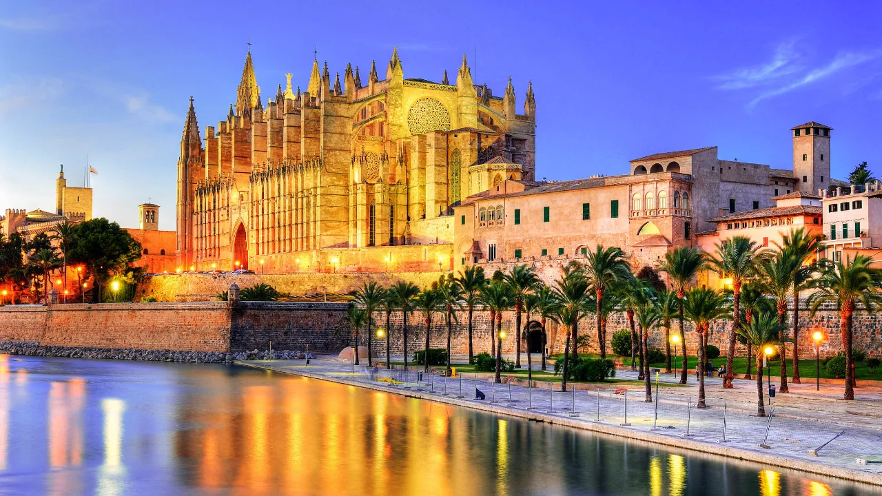 Den gotiske katedralen, La Seu i Palma, ble innviet i 1601