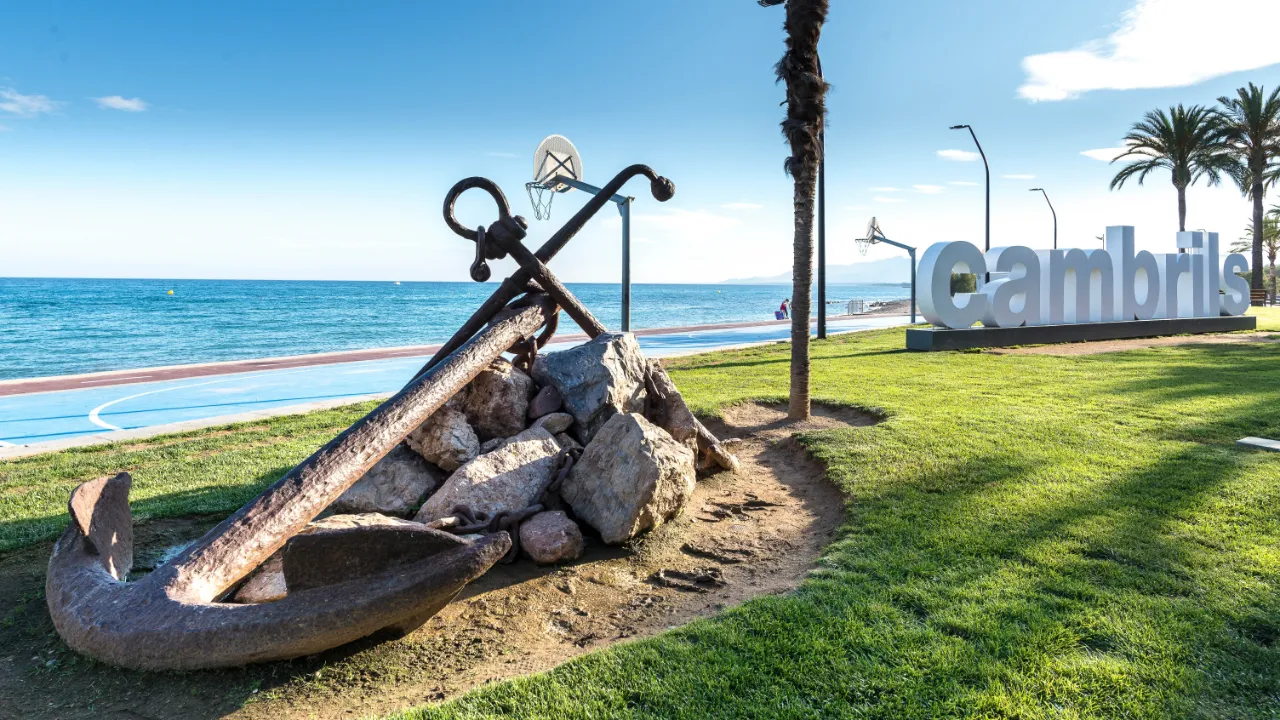 Anker ved stranden i Cambrils
