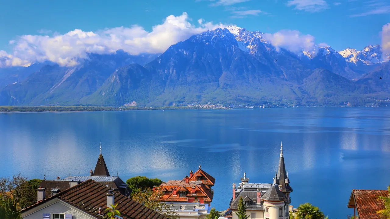 Mektige fjell ved Montreux