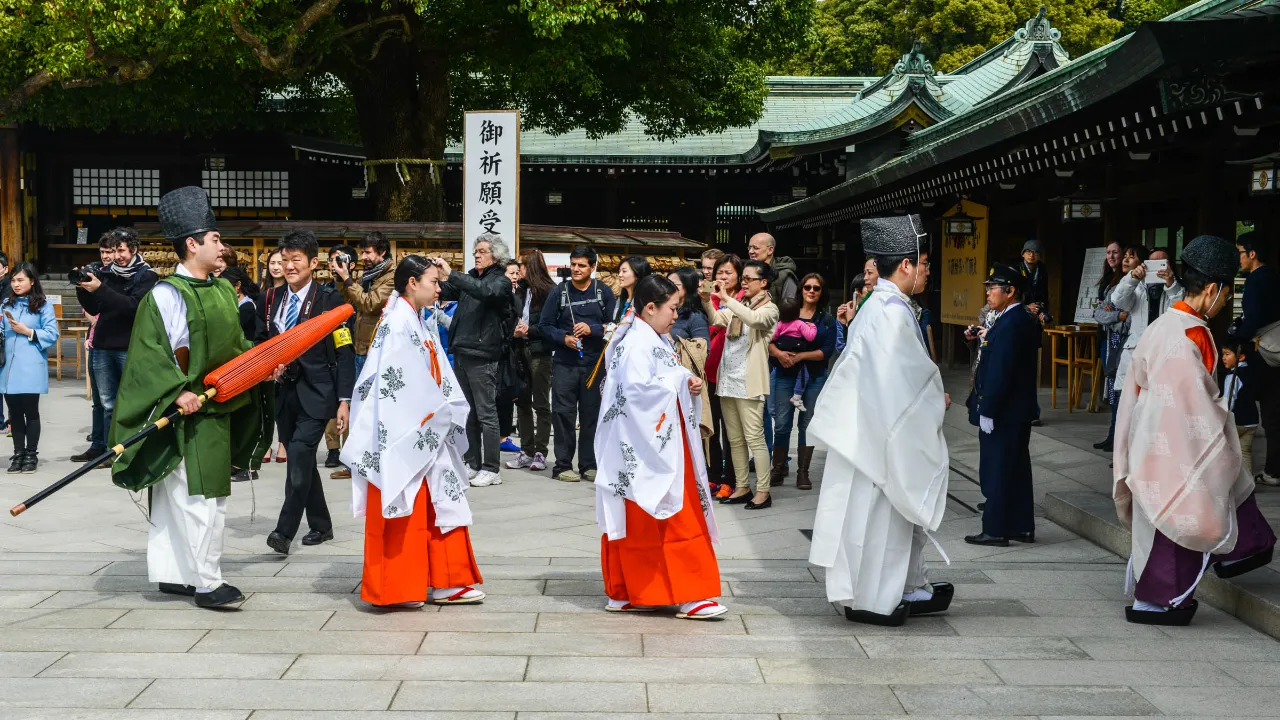 Shinto-seremoni ved Meiji Jingu-helligdommen Shinto-seremoni ved Meiji Jingu-helligdommen