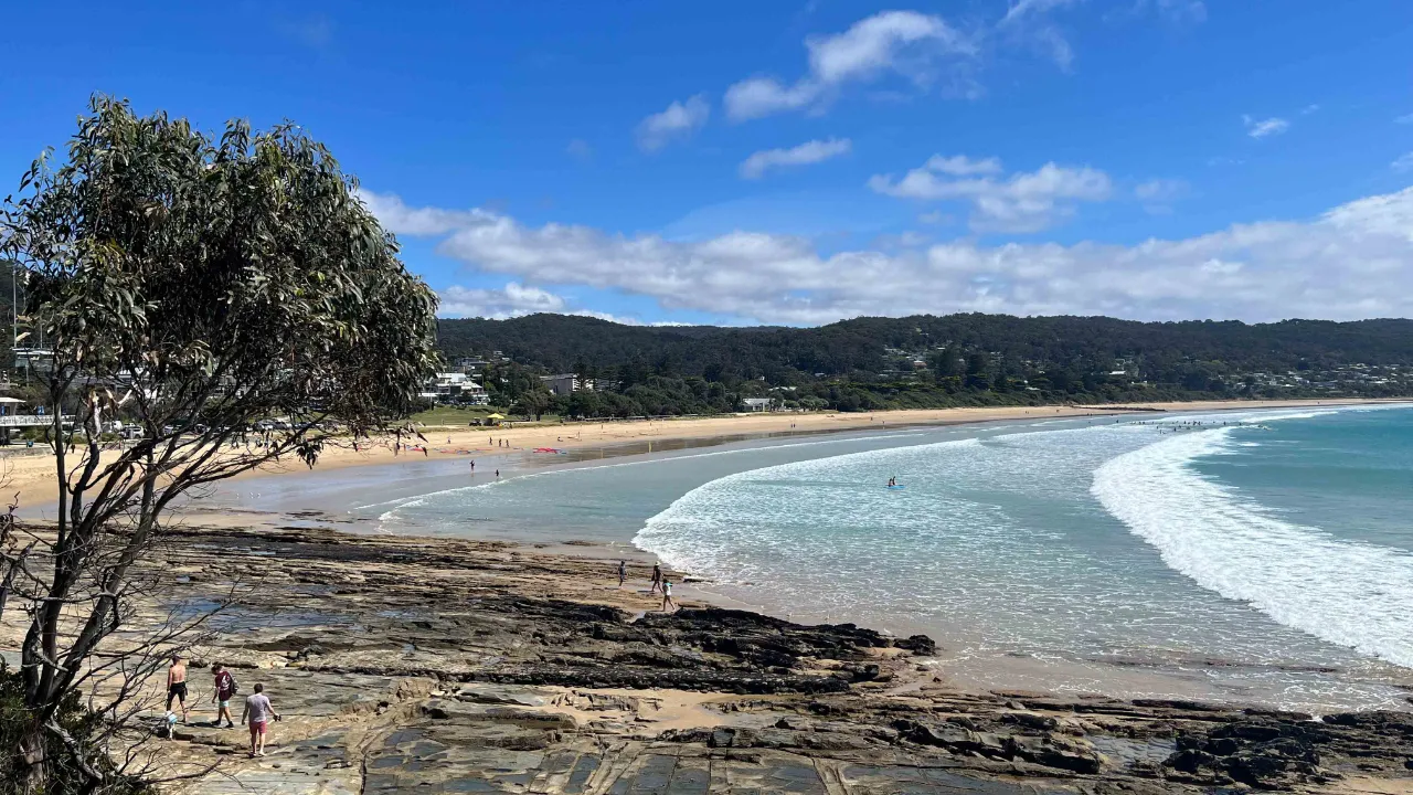 Lorne Beach - kjent for sin lange, gyldne sandstrand og gode surfemuligheter