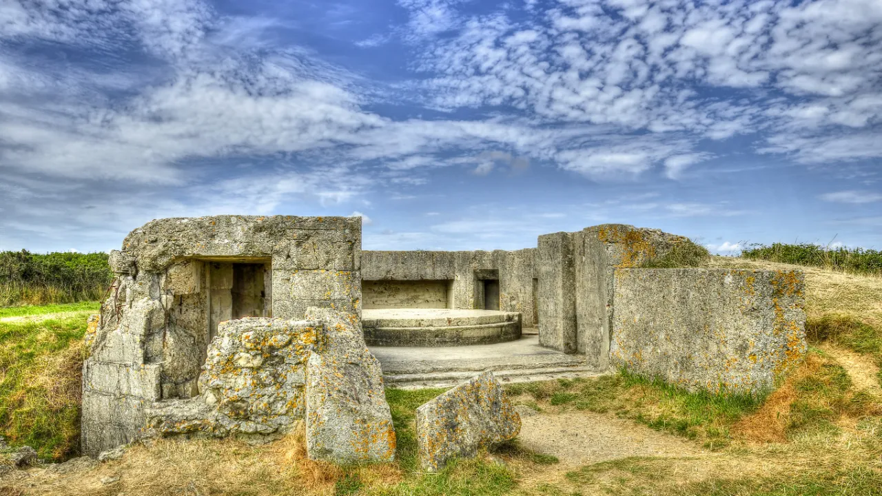 Krigsminnesmerke og museum, Pointe du Hoc Krigsminnesmerke og museum, Pointe du Hoc