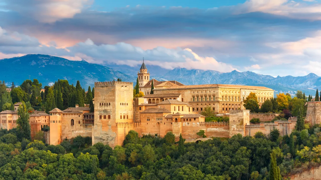 Det majestetiske Alhambra i Granada Det majestetiske Alhambra i Granada