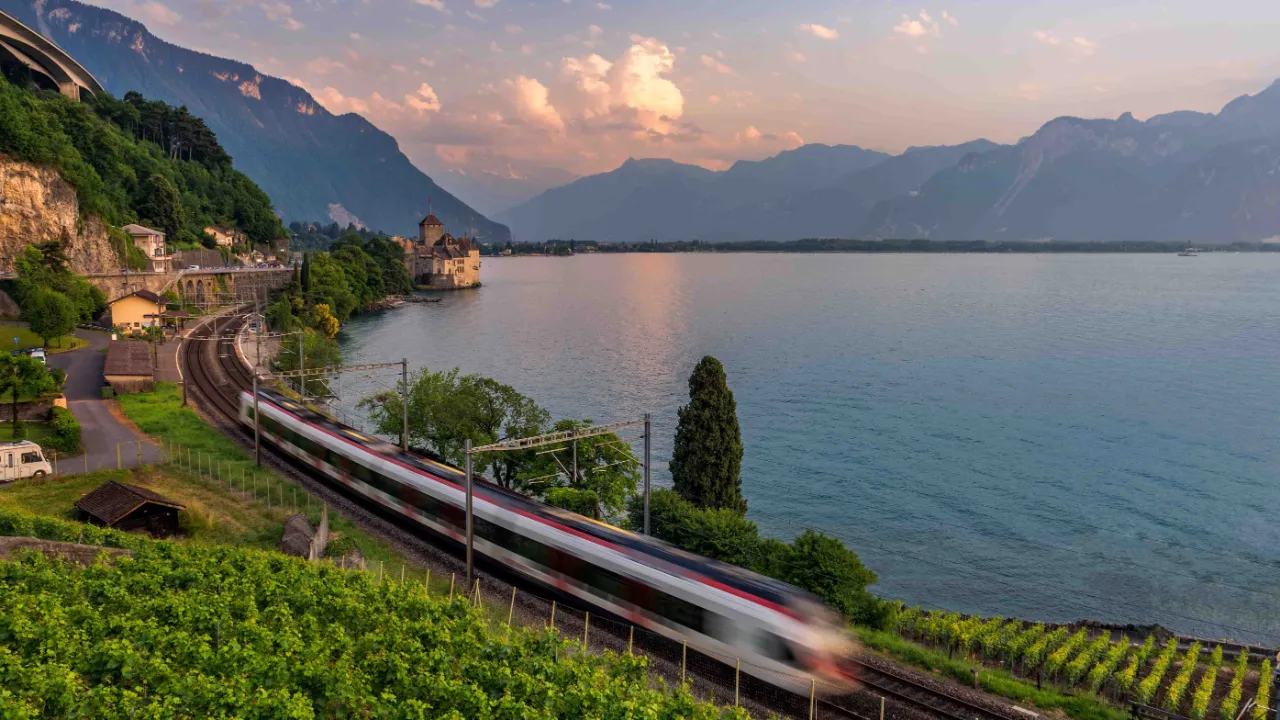 Château de Chillon ved Genèvesjøen Château de Chillon ved Genèvesjøen