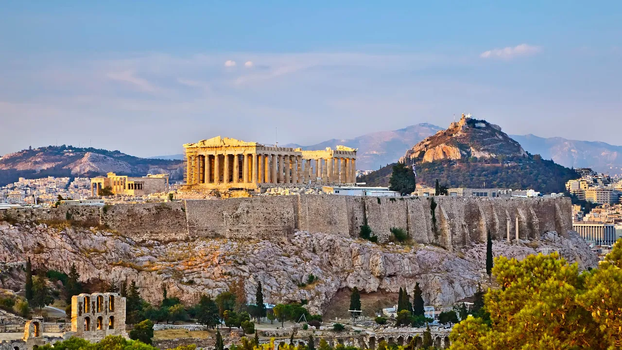 "Middelhavets perle" Athen - med Akropolis i bakgrunnen "Middelhavets perle" Athen - med Akropolis i bakgrunnen