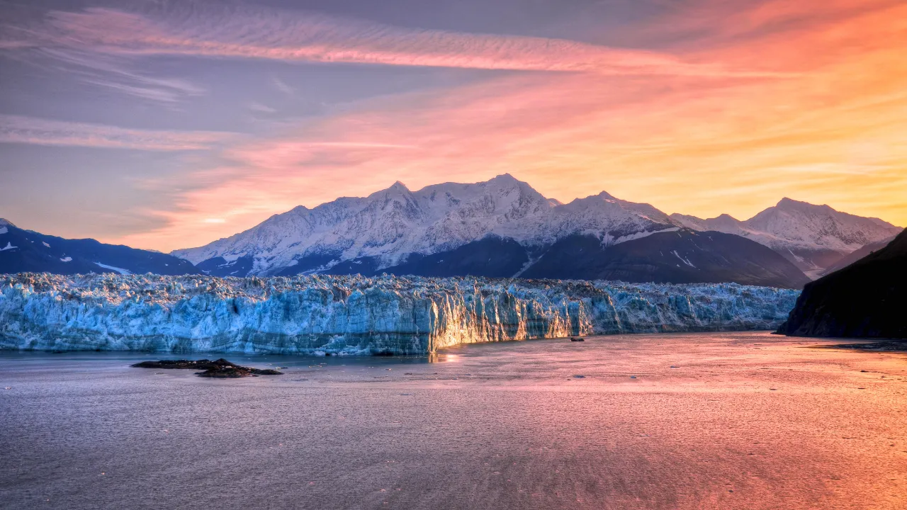Hubbardbreen er den lengste isbre-elven i Nord-Amerika Hubbardbreen er den lengste isbre-elven i Nord-Amerika