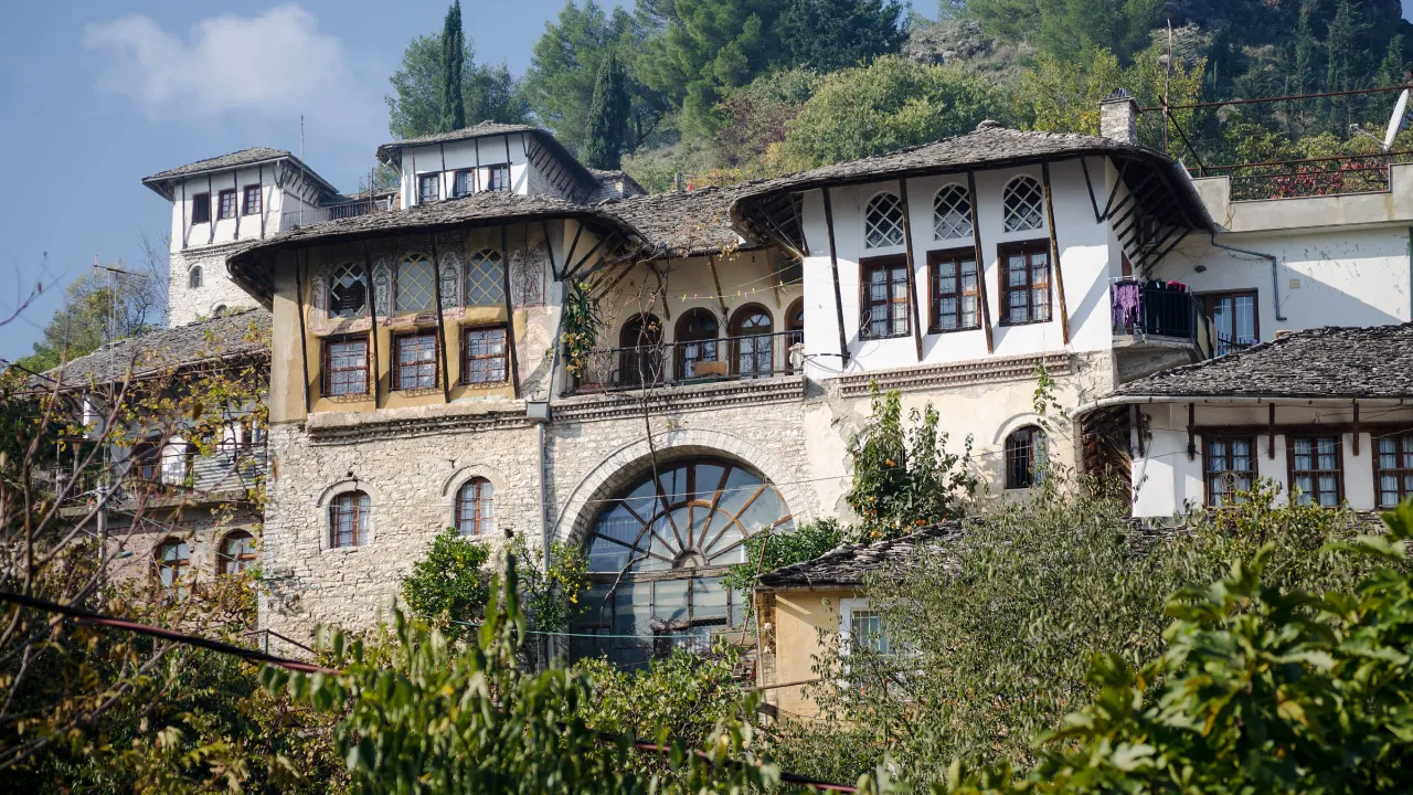 Tradisjonelle osmanske hus i Gjirokastër, Albania Tradisjonelle osmanske hus i Gjirokastër, Albania