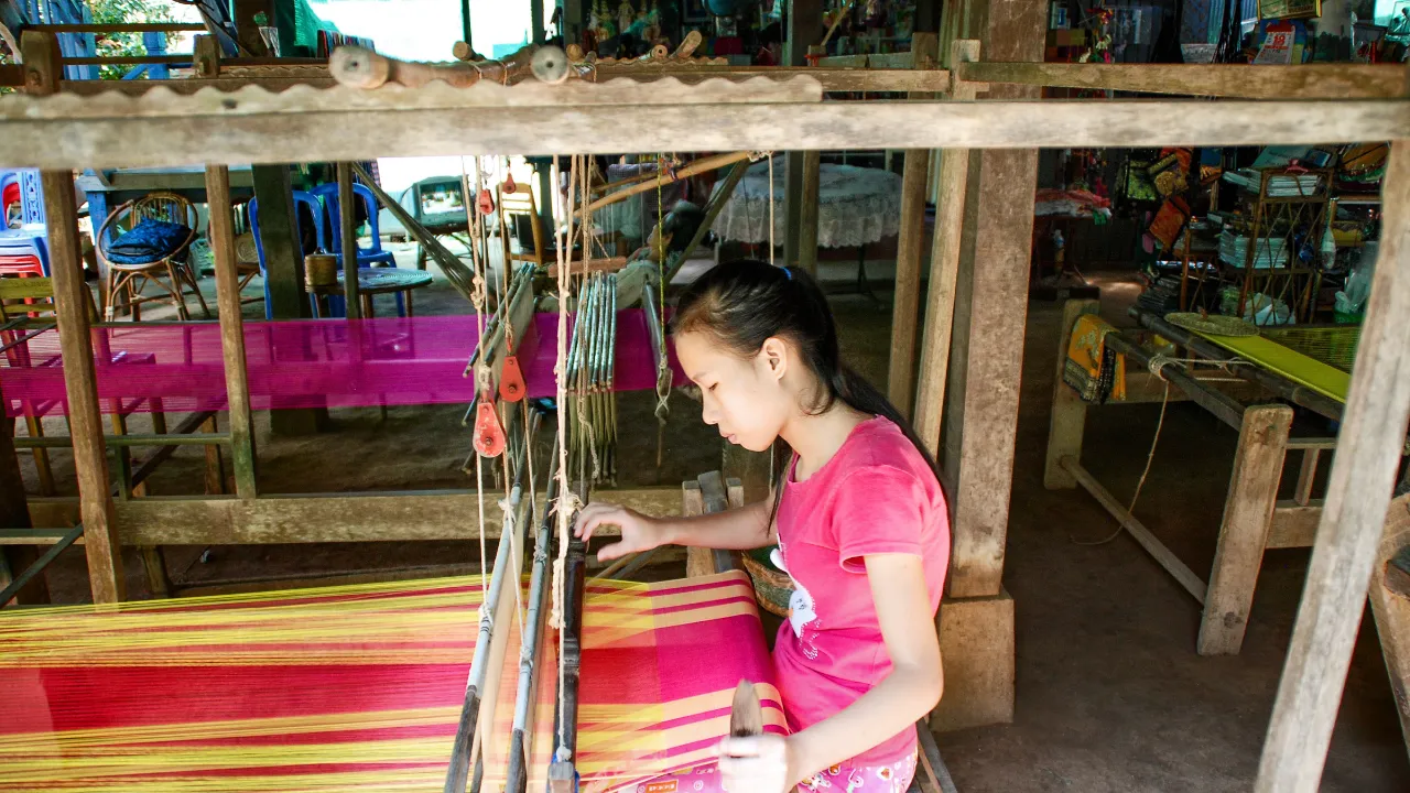 Silkeveving i Phnom Penh