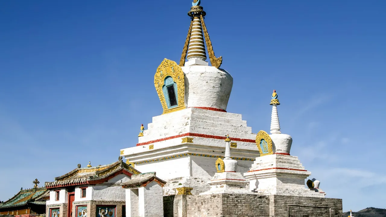 Stupa og templer ved Erdene Zuu-klosteret, Mongolias eldste buddhistiske kloster Stupa og templer ved Erdene Zuu-klosteret, Mongolias eldste buddhistiske kloster
